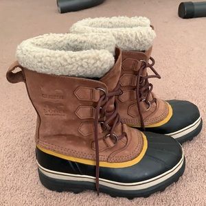 Sorel waterproof caribou boots. Perfect condition!